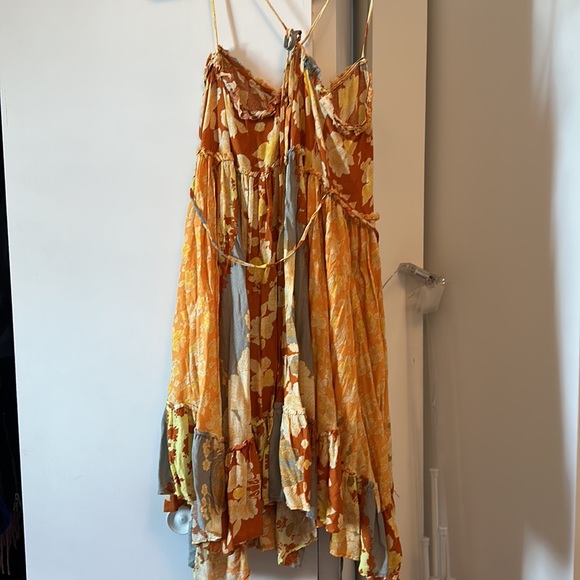 BOHO FLORAL FLOWY AND STRAPPY DRESS - Picture 5 of 5